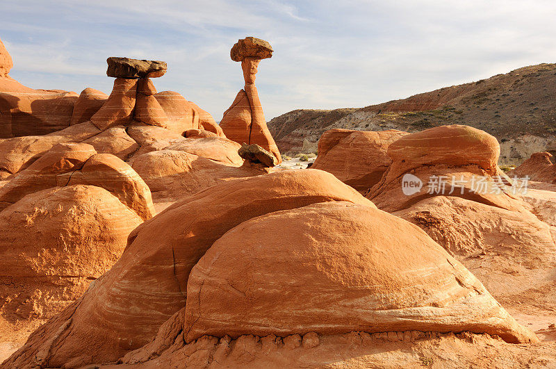 在Paria Rimrocks的日落景观，美国犹他州